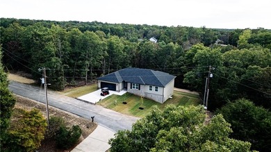 Move in Ready!!!! Gorgeous New Construction just a golf cart on Bella Vista Country Club - Highlands in Arkansas - for sale on GolfHomes.com, golf home, golf lot