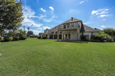 Original owner home perfectly positioned on the golf course on Hide-A-Way Lake Golf Course in Texas - for sale on GolfHomes.com, golf home, golf lot