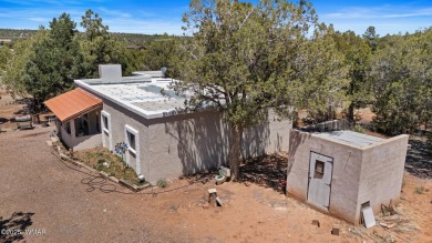 Escape to the tranquility of the countryside with this beautiful on Silver Creek Golf Club in Arizona - for sale on GolfHomes.com, golf home, golf lot