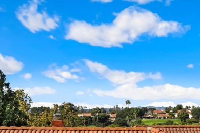 Welcome to this charming ground-floor condo in the highly on Oaks North Golf Course in California - for sale on GolfHomes.com, golf home, golf lot