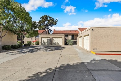 Welcome to this charming ground-floor condo in the highly on Oaks North Golf Course in California - for sale on GolfHomes.com, golf home, golf lot