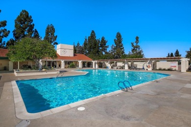 Welcome to this charming ground-floor condo in the highly on Oaks North Golf Course in California - for sale on GolfHomes.com, golf home, golf lot