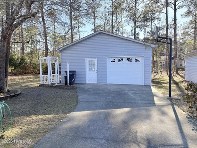 Discover your new home in the heart of Calabash, North Carolina! on Thistle Golf Club in North Carolina - for sale on GolfHomes.com, golf home, golf lot