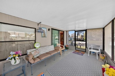 This cozy 2 bedroom 2 bath home is perfect for tranquil days and on Zellwood Station Country Club in Florida - for sale on GolfHomes.com, golf home, golf lot