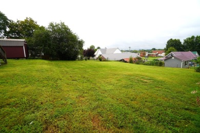 CUTE REMODELED BUNGALOW IN WHITE PINE on Dandridge Golf and Country Club in Tennessee - for sale on GolfHomes.com, golf home, golf lot