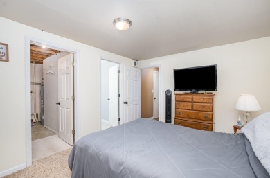 This three-level floor plan townhouse features clean updates and on Boone Links Golf Course in Kentucky - for sale on GolfHomes.com, golf home, golf lot