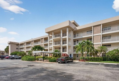 Great opportunity to own a spacious 2 bed, 2 bath condo in on Palm-Aire Country Club and Resort - Palms in Florida - for sale on GolfHomes.com, golf home, golf lot