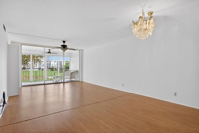 Great opportunity to own a spacious 2 bed, 2 bath condo in on Palm-Aire Country Club and Resort - Palms in Florida - for sale on GolfHomes.com, golf home, golf lot