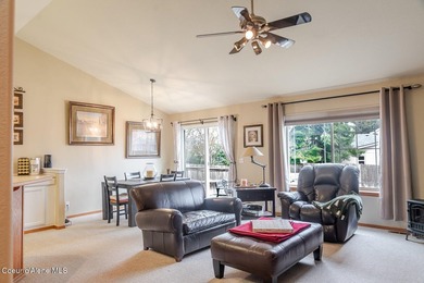 This is a beautifully maintained 3-bedroom, 2 bath rancher on Prairie Falls Golf Club in Idaho - for sale on GolfHomes.com, golf home, golf lot