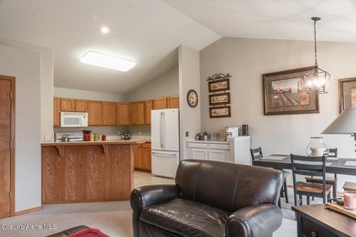 This is a beautifully maintained 3-bedroom, 2 bath rancher on Prairie Falls Golf Club in Idaho - for sale on GolfHomes.com, golf home, golf lot