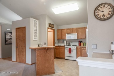 This is a beautifully maintained 3-bedroom, 2 bath rancher on Prairie Falls Golf Club in Idaho - for sale on GolfHomes.com, golf home, golf lot