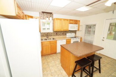 CUTE REMODELED BUNGALOW IN WHITE PINE on Dandridge Golf and Country Club in Tennessee - for sale on GolfHomes.com, golf home, golf lot