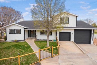Golf Course Living | No HOA | 4 Bed, 4 Ensuite Baths | Oversized on St. George Golf Course in Utah - for sale on GolfHomes.com, golf home, golf lot