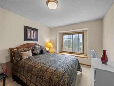 Welcome to this well-maintained 2-bedroom, 3-bath townhome on The Wilds Golf Club in Minnesota - for sale on GolfHomes.com, golf home, golf lot