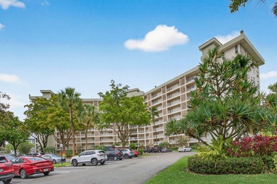 Great opportunity to own a 1 bedroom, 1.5 bathroom king unit in on Palm-Aire Country Club and Resort - Palms in Florida - for sale on GolfHomes.com, golf home, golf lot