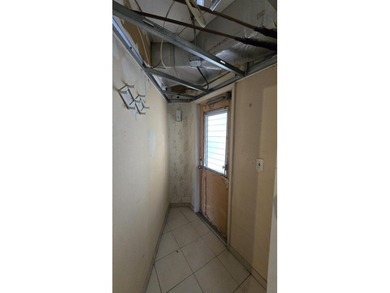 Great opportunity to own a 1 bedroom, 1.5 bathroom king unit in on Palm-Aire Country Club and Resort - Palms in Florida - for sale on GolfHomes.com, golf home, golf lot