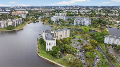 Great opportunity to own a 1 bedroom, 1.5 bathroom king unit in on Palm-Aire Country Club and Resort - Palms in Florida - for sale on GolfHomes.com, golf home, golf lot