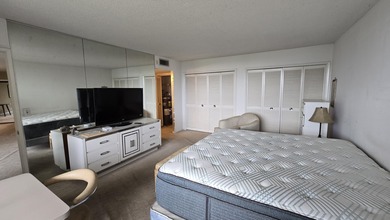 Great opportunity to own a 1 bedroom, 1.5 bathroom king unit in on Palm-Aire Country Club and Resort - Palms in Florida - for sale on GolfHomes.com, golf home, golf lot