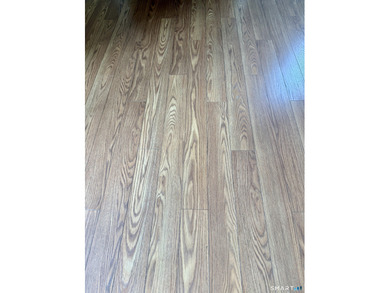 Location! Location! Location! Perfect for year round living or on Norwich Golf Course in Connecticut - for sale on GolfHomes.com, golf home, golf lot