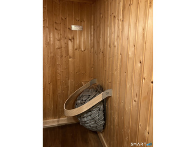 Location! Location! Location! Perfect for year round living or on Norwich Golf Course in Connecticut - for sale on GolfHomes.com, golf home, golf lot