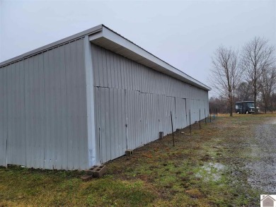 28 storage units on 3.75 acres .  There are 2 storage buildings on Arrowhead Golf Club in Kentucky - for sale on GolfHomes.com, golf home, golf lot