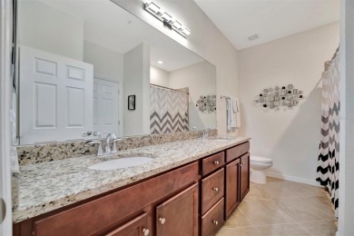 This is a rare find, 3-bedroom, end unit, split bedroom floorpan on Lakewood National Golf Club in Florida - for sale on GolfHomes.com, golf home, golf lot