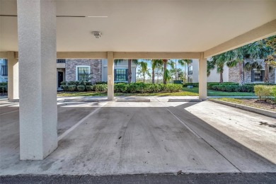 This is a rare find, 3-bedroom, end unit, split bedroom floorpan on Lakewood National Golf Club in Florida - for sale on GolfHomes.com, golf home, golf lot