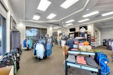 This is a rare find, 3-bedroom, end unit, split bedroom floorpan on Lakewood National Golf Club in Florida - for sale on GolfHomes.com, golf home, golf lot