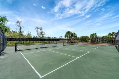 This is a rare find, 3-bedroom, end unit, split bedroom floorpan on Lakewood National Golf Club in Florida - for sale on GolfHomes.com, golf home, golf lot
