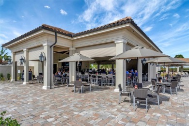 This is a rare find, 3-bedroom, end unit, split bedroom floorpan on Lakewood National Golf Club in Florida - for sale on GolfHomes.com, golf home, golf lot