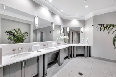 This is a rare find, 3-bedroom, end unit, split bedroom floorpan on Lakewood National Golf Club in Florida - for sale on GolfHomes.com, golf home, golf lot