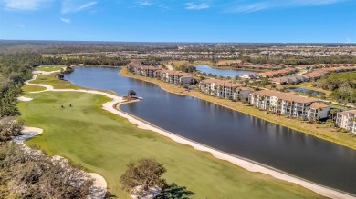 This is a rare find, 3-bedroom, end unit, split bedroom floorpan on Lakewood National Golf Club in Florida - for sale on GolfHomes.com, golf home, golf lot