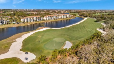 This is a rare find, 3-bedroom, end unit, split bedroom floorpan on Lakewood National Golf Club in Florida - for sale on GolfHomes.com, golf home, golf lot