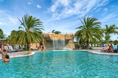 This is a rare find, 3-bedroom, end unit, split bedroom floorpan on Lakewood National Golf Club in Florida - for sale on GolfHomes.com, golf home, golf lot