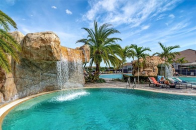 This is a rare find, 3-bedroom, end unit, split bedroom floorpan on Lakewood National Golf Club in Florida - for sale on GolfHomes.com, golf home, golf lot