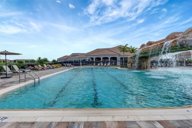 This is a rare find, 3-bedroom, end unit, split bedroom floorpan on Lakewood National Golf Club in Florida - for sale on GolfHomes.com, golf home, golf lot