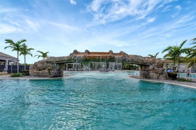This is a rare find, 3-bedroom, end unit, split bedroom floorpan on Lakewood National Golf Club in Florida - for sale on GolfHomes.com, golf home, golf lot