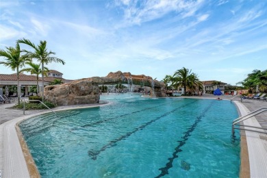 This is a rare find, 3-bedroom, end unit, split bedroom floorpan on Lakewood National Golf Club in Florida - for sale on GolfHomes.com, golf home, golf lot