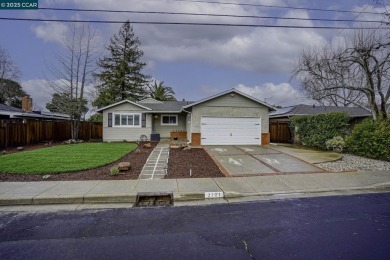 Beautifully updated single-story home in Concord's desirable on Boundary Oak Golf Course in California - for sale on GolfHomes.com, golf home, golf lot