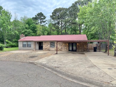 This 3 bedroom, 2 bath home is move-in ready and perfectly on Idabel Country Club in Oklahoma - for sale on GolfHomes.com, golf home, golf lot