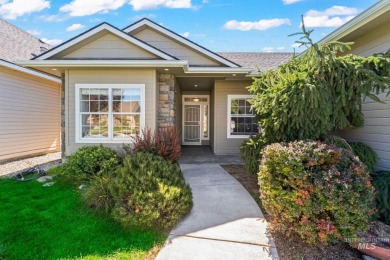 This lovely single level home in a gated community offers easy on Ridgecrest Golf Course in Idaho - for sale on GolfHomes.com, golf home, golf lot