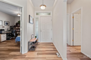 This lovely single level home in a gated community offers easy on Ridgecrest Golf Course in Idaho - for sale on GolfHomes.com, golf home, golf lot
