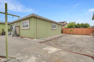 Welcome to 2867 18th Street in San Pablo! This charming on Richmond Country Club in California - for sale on GolfHomes.com, golf home, golf lot