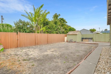 Welcome to 2867 18th Street in San Pablo! This charming on Richmond Country Club in California - for sale on GolfHomes.com, golf home, golf lot