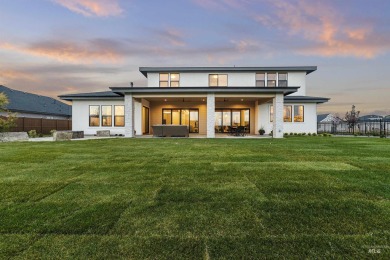 Spectacular Eagle living on one of the best lots left in Eagle! on BanBury Golf Club in Idaho - for sale on GolfHomes.com, golf home, golf lot