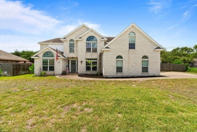132 St Andrews | Rockport Country Club. A spacious and on Rockport Country Club in Texas - for sale on GolfHomes.com, golf home, golf lot