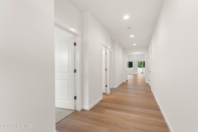 The Jasper has a welcoming interior with impressive vaulted on Prairie Falls Golf Club in Idaho - for sale on GolfHomes.com, golf home, golf lot