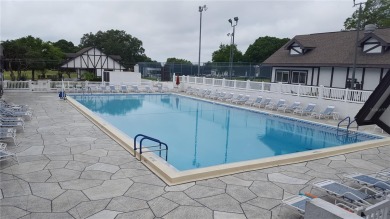 Now is your chance to live in the very popular golf community of on Highland Fairways Golf Club in Florida - for sale on GolfHomes.com, golf home, golf lot