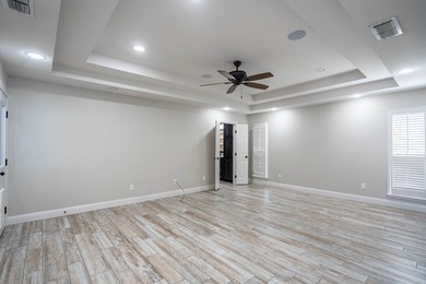 Stunning 4 bed, 3 bath home on the golf course with sweeping on Green Tree Country Club in Texas - for sale on GolfHomes.com, golf home, golf lot