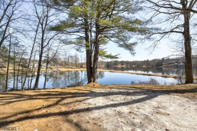 Beautifully Renovated Lakefront Townhome!This fully updated on High Point Golf Club in New Jersey - for sale on GolfHomes.com, golf home, golf lot